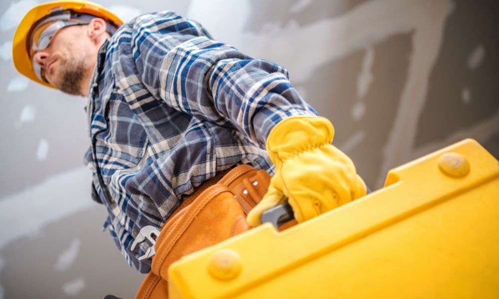 discover how to find a good contractor for remodeling in California